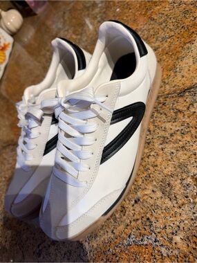 Tretorn Kristine White and Beige Women's Retro Lace-Up Sneakers